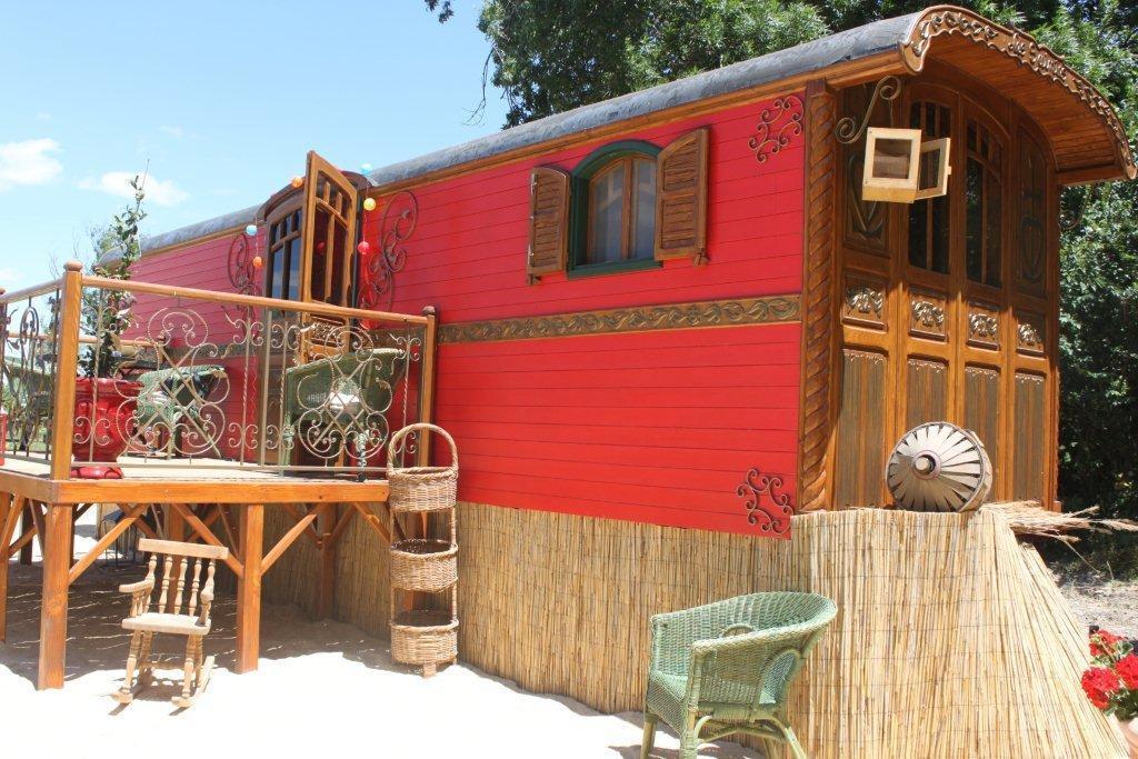 La Roulotte "Les Saintes" Bed & Breakfast Екстериор снимка