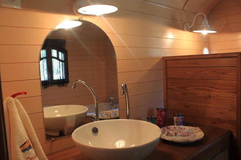 La Roulotte "Les Saintes" Bed & Breakfast Стая снимка
