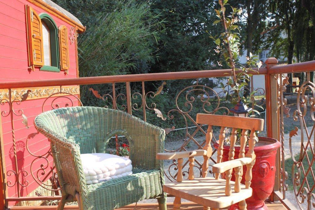 La Roulotte "Les Saintes" Bed & Breakfast Стая снимка